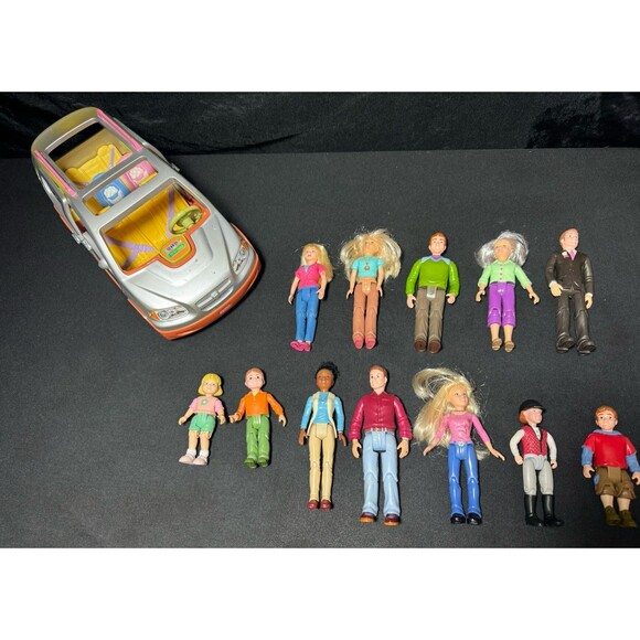 Vintage Fisher-Price Loving Family 12-Doll Lot & Musical Silver Mini Van - Picture 1 of 11